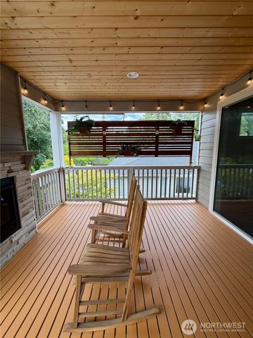 8831 27th St W, Edgewood, WA 98371