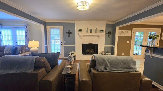 6105 E Oak Street, Evansville, IN 47715