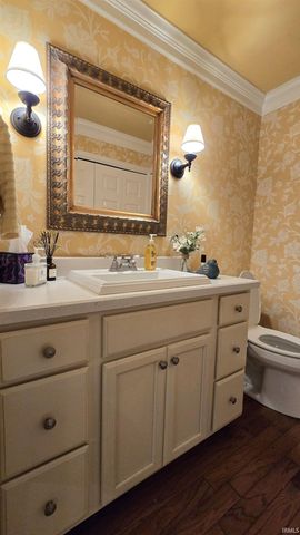 6105 E Oak Street, Evansville, IN 47715