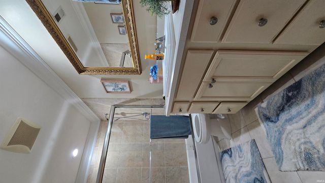 6105 E Oak Street, Evansville, IN 47715