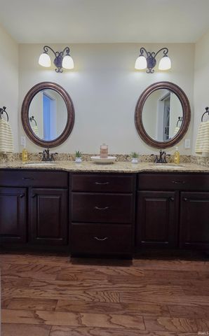 6105 E Oak Street, Evansville, IN 47715