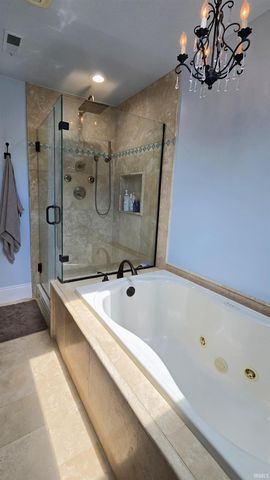 6105 E Oak Street, Evansville, IN 47715