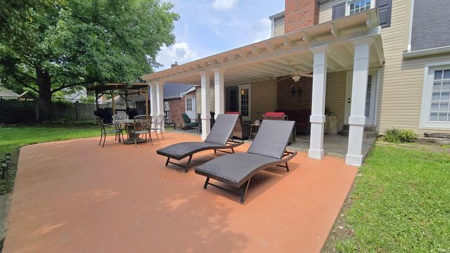 6105 E Oak Street, Evansville, IN 47715