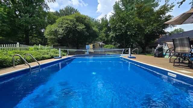 6105 E Oak Street, Evansville, IN 47715