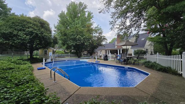 6105 E Oak Street, Evansville, IN 47715