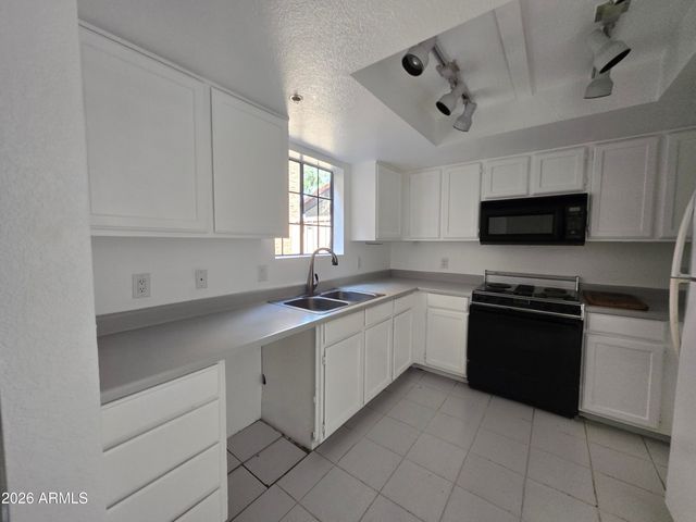 6945 E COCHISE Road 142, Paradise Valley, AZ 85253