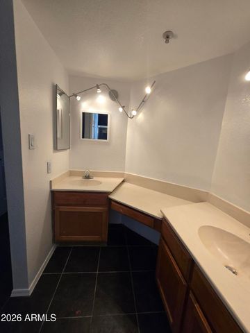 6945 E COCHISE Road 142, Paradise Valley, AZ 85253