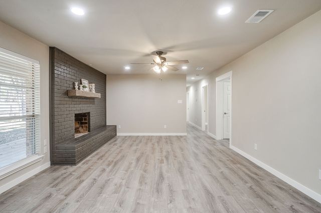 1921 Red Oak Drive, Burleson, TX 76028