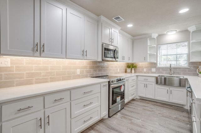 1921 Red Oak Drive, Burleson, TX 76028