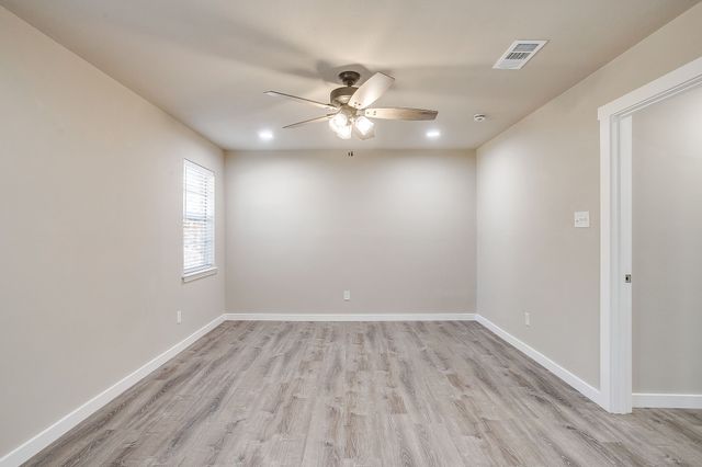 1921 Red Oak Drive, Burleson, TX 76028