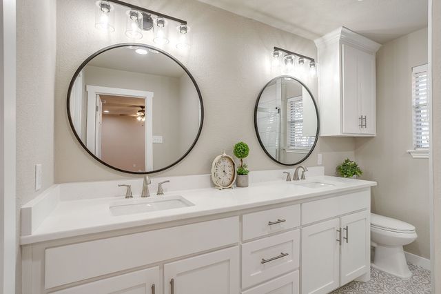 1921 Red Oak Drive, Burleson, TX 76028