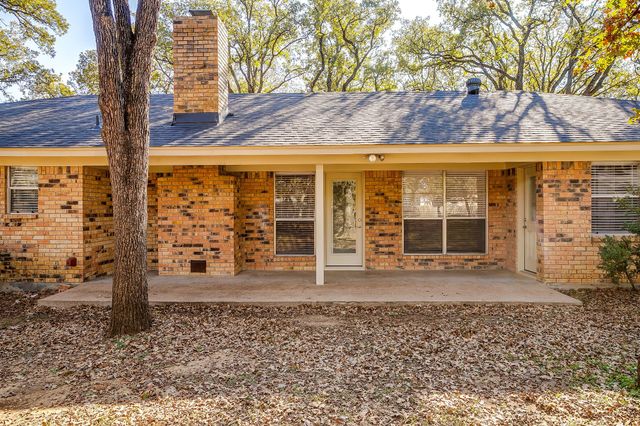 1921 Red Oak Drive, Burleson, TX 76028