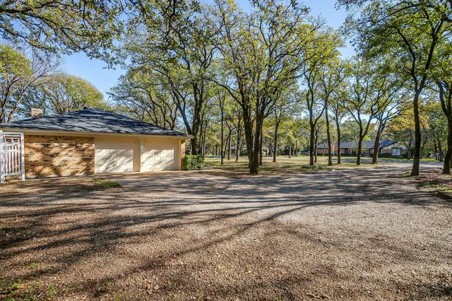 1921 Red Oak Drive, Burleson, TX 76028