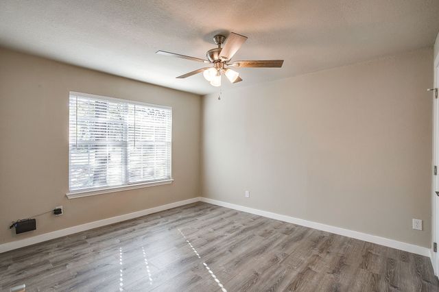 1921 Red Oak Drive, Burleson, TX 76028