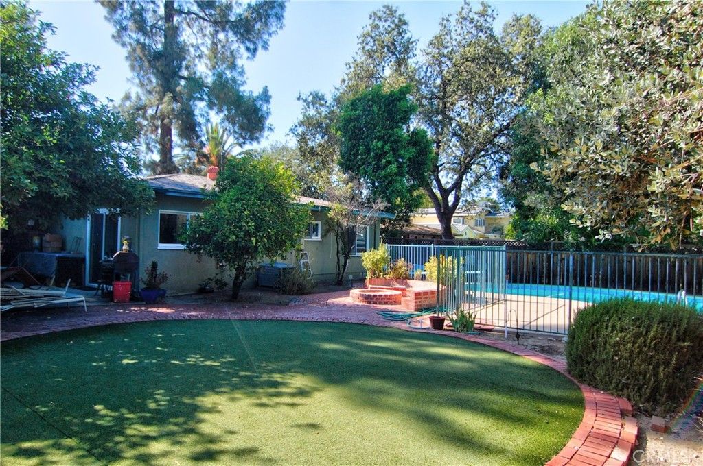 Image 4 of property listing at 5314 Woodlake, Los Angeles, CA 91367