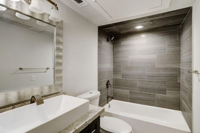 1880 White Oak Drive 131, Houston, TX 77009