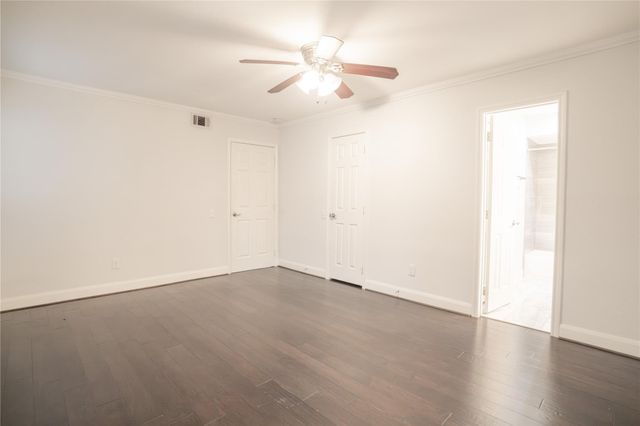 1880 White Oak Drive 131, Houston, TX 77009