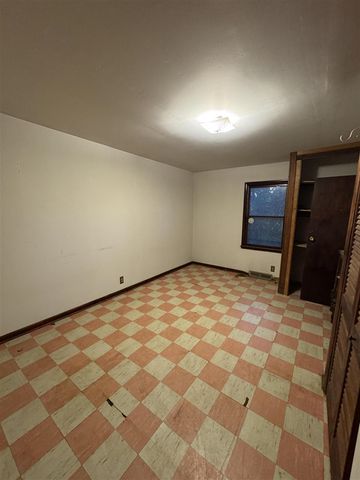 15307 Shiawassee Drive, Update, MI 48418