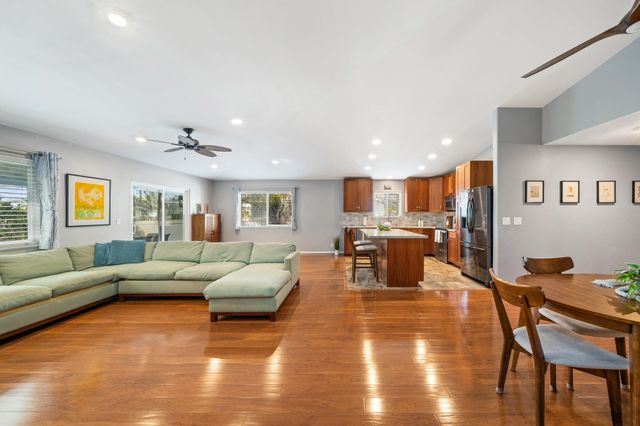 214 Kauhaa St, Kihei, HI 96753
