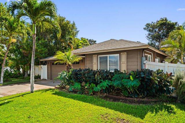 214 Kauhaa St, Kihei, HI 96753