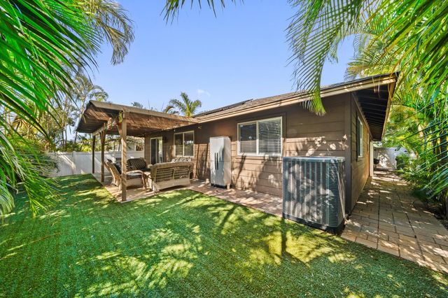 214 Kauhaa St, Kihei, HI 96753
