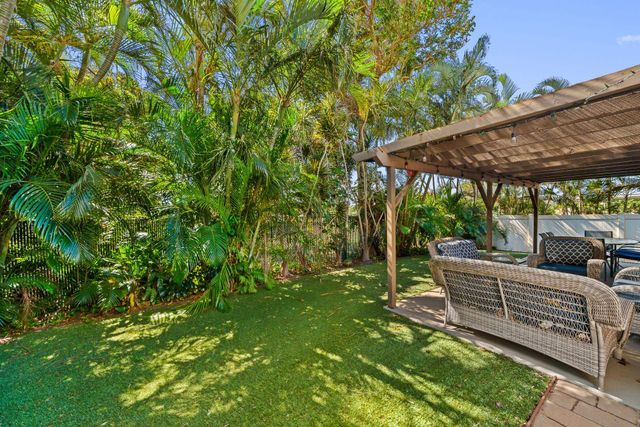 214 Kauhaa St, Kihei, HI 96753
