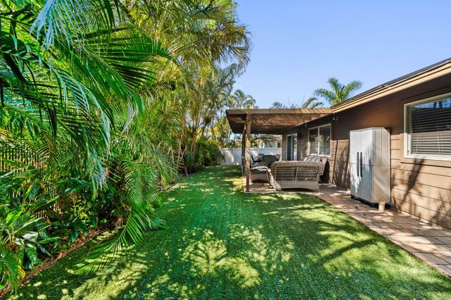 214 Kauhaa St, Kihei, HI 96753