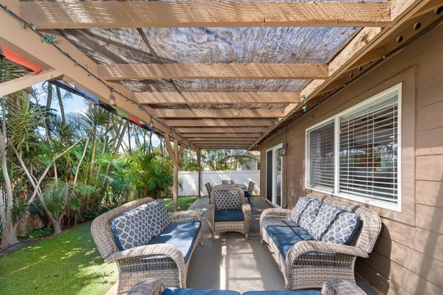 214 Kauhaa St, Kihei, HI 96753