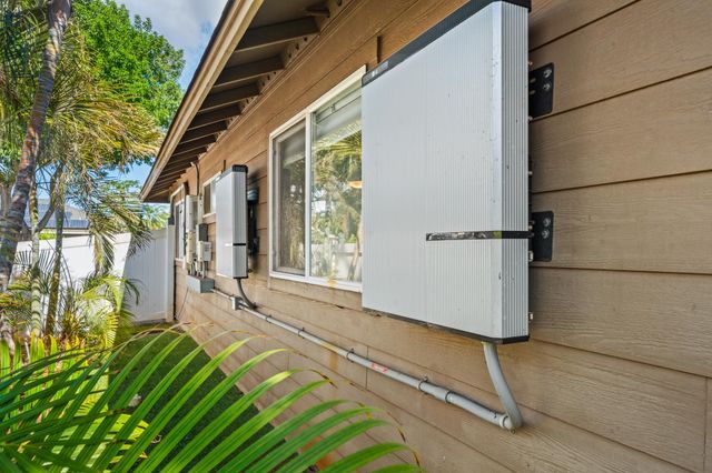 214 Kauhaa St, Kihei, HI 96753