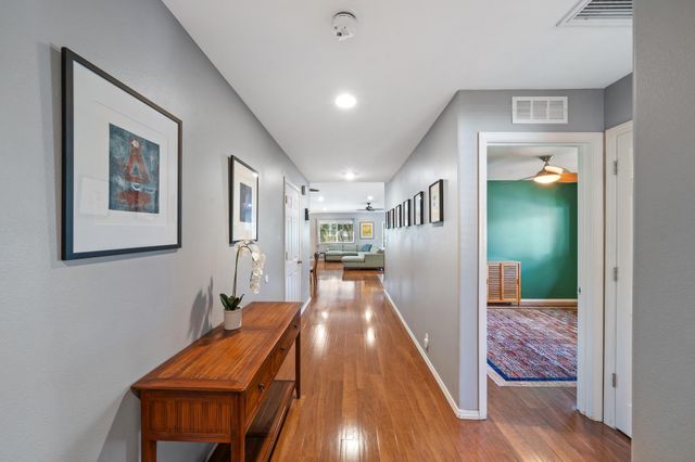 214 Kauhaa St, Kihei, HI 96753