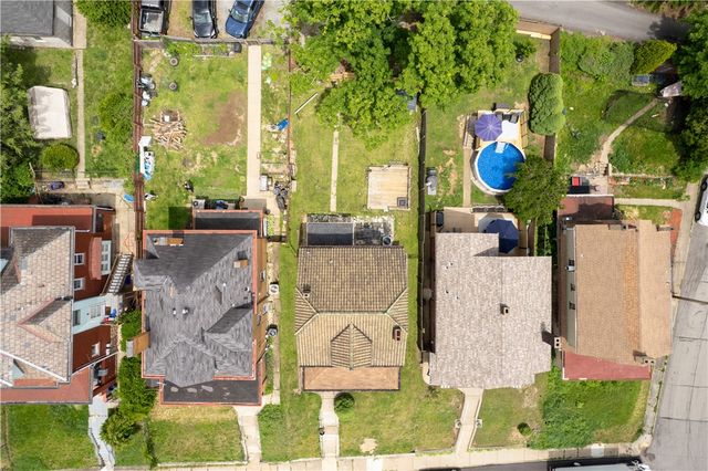 53 Calhoun Ave, Carrick, PA 15210
