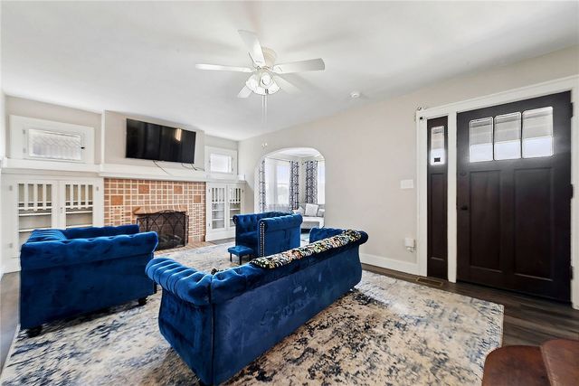 53 Calhoun Ave, Carrick, PA 15210