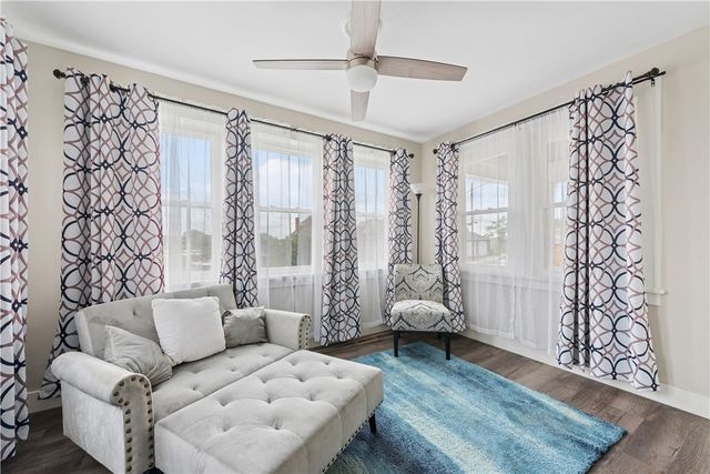 53 Calhoun Ave, Carrick, PA 15210