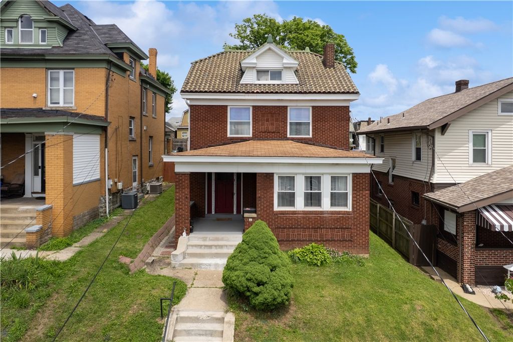 53 Calhoun Ave, Carrick, PA 15210