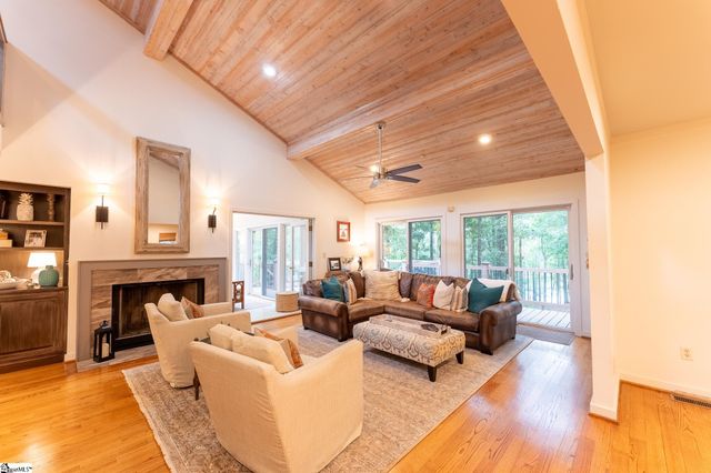 122 Paradise Circle, Townville, SC 29689