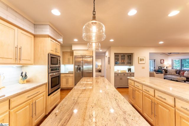 122 Paradise Circle, Townville, SC 29689