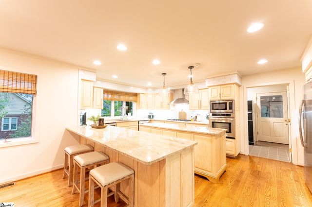 122 Paradise Circle, Townville, SC 29689