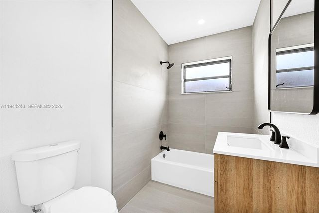 1918 NW 185th St, Miami Gardens, FL 33056