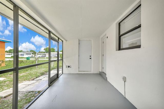 1918 NW 185th St, Miami Gardens, FL 33056