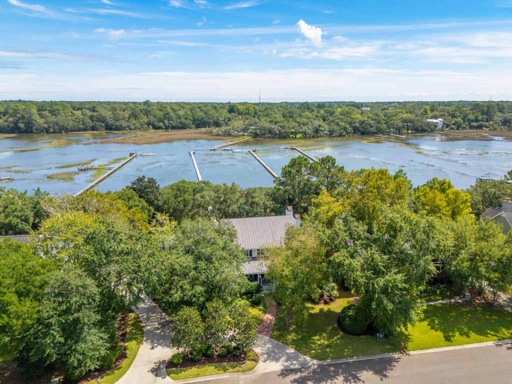 468 Rice Hope Drive, Mount Pleasant, SC 29464