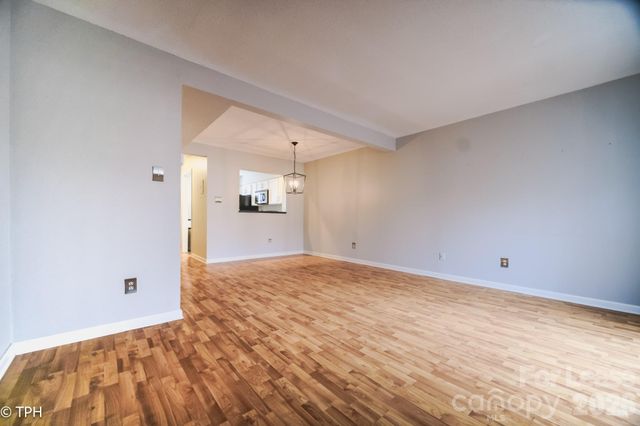 6124 Heath Ridge Court, Charlotte, NC 28210