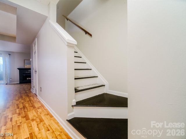 6124 Heath Ridge Court, Charlotte, NC 28210