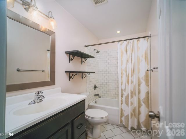 6124 Heath Ridge Court, Charlotte, NC 28210