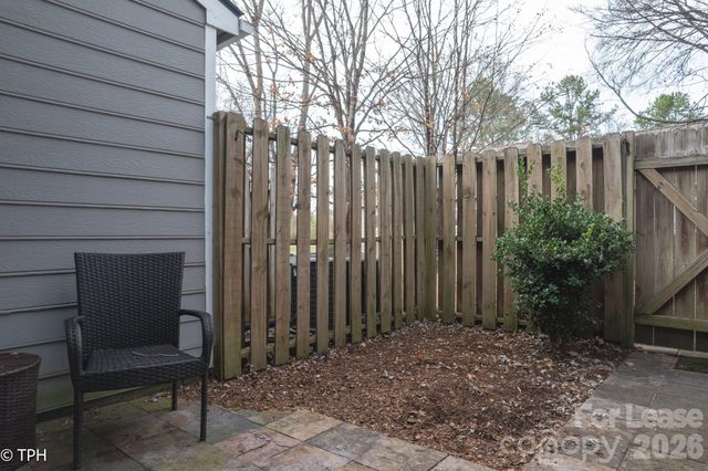 6124 Heath Ridge Court, Charlotte, NC 28210