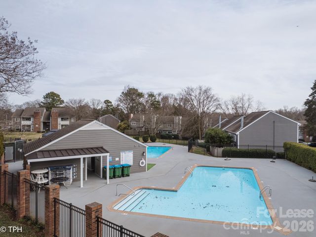 6124 Heath Ridge Court, Charlotte, NC 28210