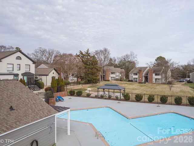 6124 Heath Ridge Court, Charlotte, NC 28210