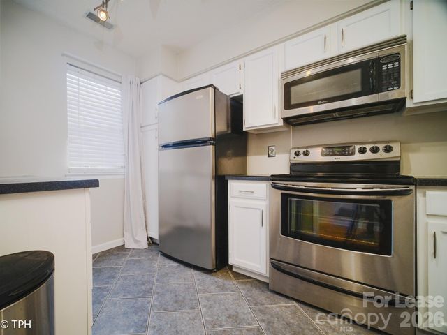 6124 Heath Ridge Court, Charlotte, NC 28210