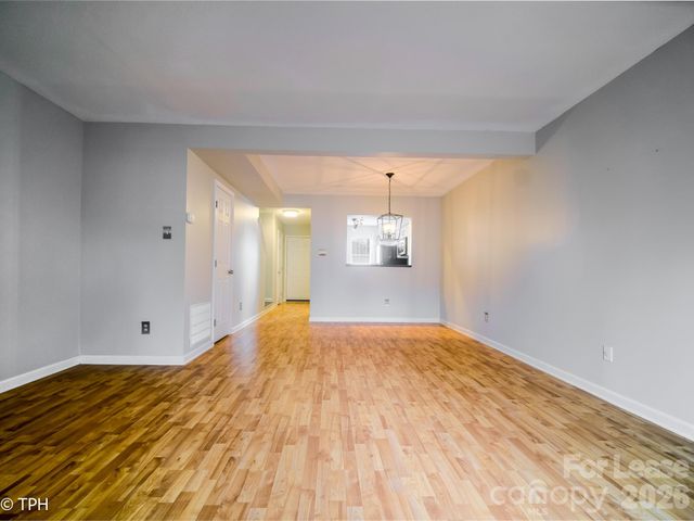 6124 Heath Ridge Court, Charlotte, NC 28210