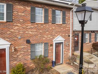 6124 Heath Ridge Court, Charlotte, NC 28210