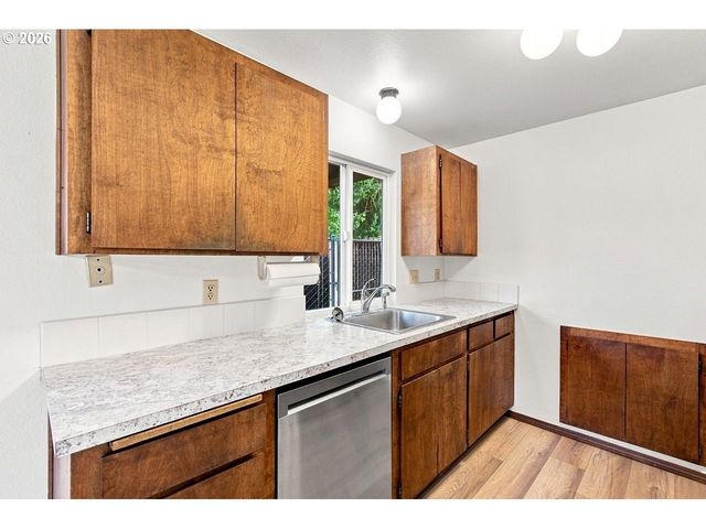 11872 Se MORRISON St, Portland, OR 97216